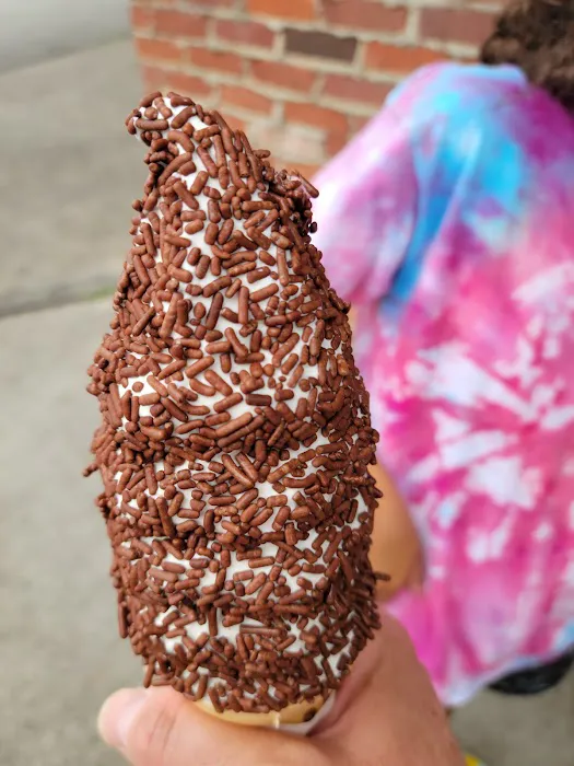 Curly Creme Soft Ice Cream Picture 5