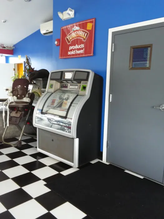 Mr. Coolee's Ice Cream Shop Picture 4