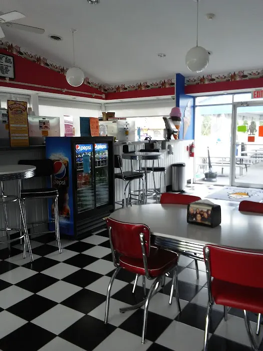 Mr. Coolee's Ice Cream Shop Picture 6
