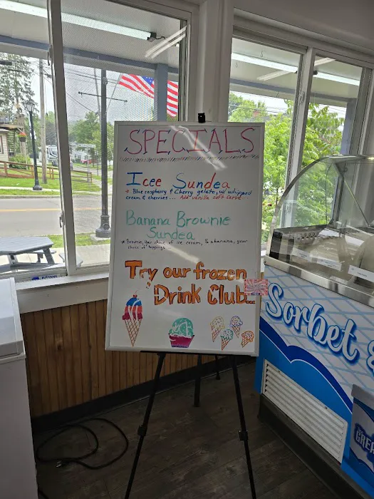 Great Escape Ice Cream Parlor Picture 1