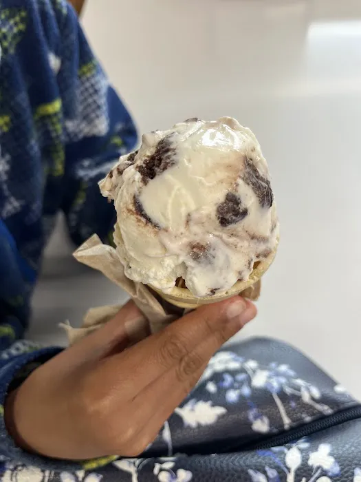 Great Escape Ice Cream Parlor Picture 8