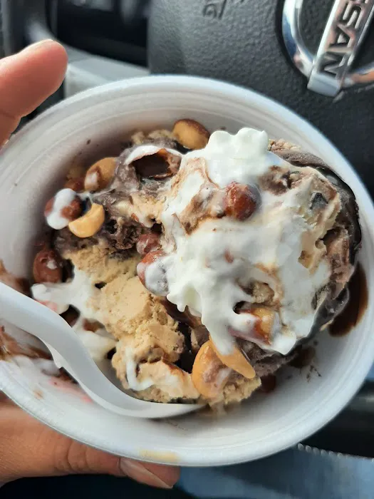 Peppy's Ice Cream Shop Picture 6