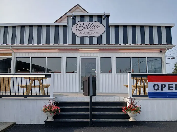 Bella's Ice Cream Parlor Picture 7