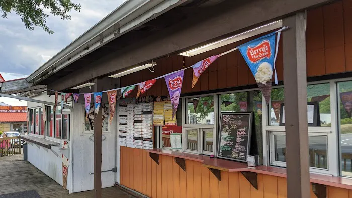 Turk’s Ice Cream & Grill Picture 3