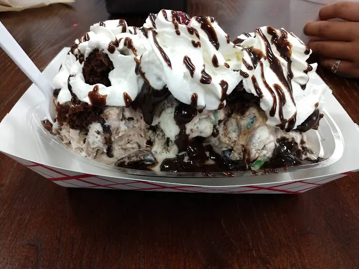 Pulcini’s Ice Cream Picture 3