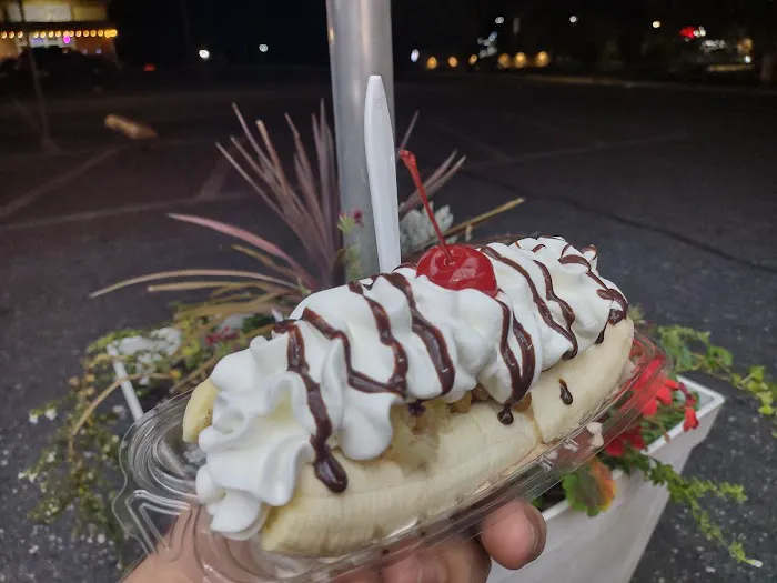 Willy's Ice Cream Picture 1