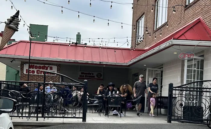 Woody's Ice Cream Picture 1