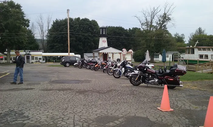 Upstate Scoop ‘N Grind (Owego Soft Serve & Sweet Spot) Picture 2