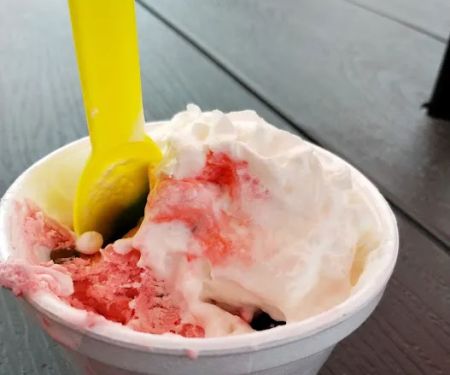 Willy's Ice Cream Saloon