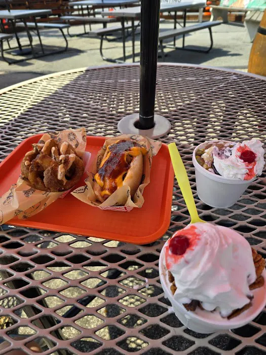 Willy's Ice Cream Saloon Picture 2