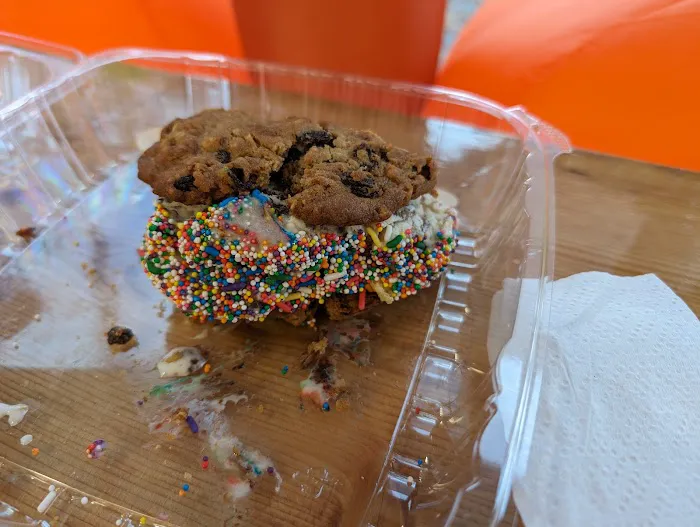 Chillin’ Cookies Picture 3