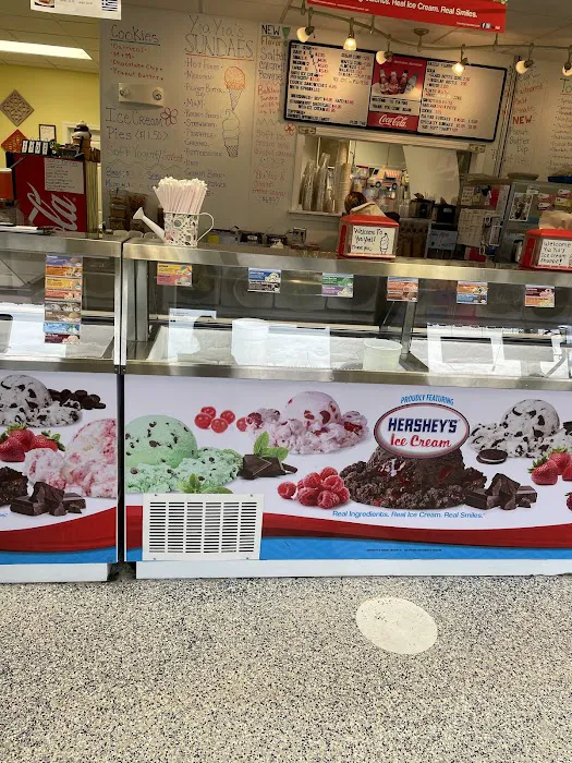 Yia Yia's Ice Cream Shoppe Picture 2