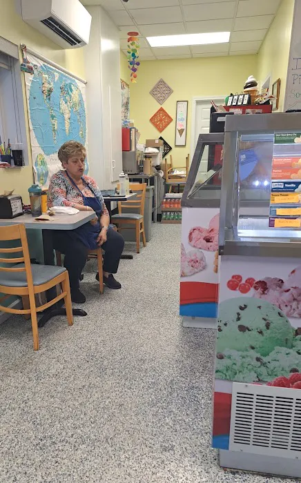 Yia Yia's Ice Cream Shoppe Picture 3