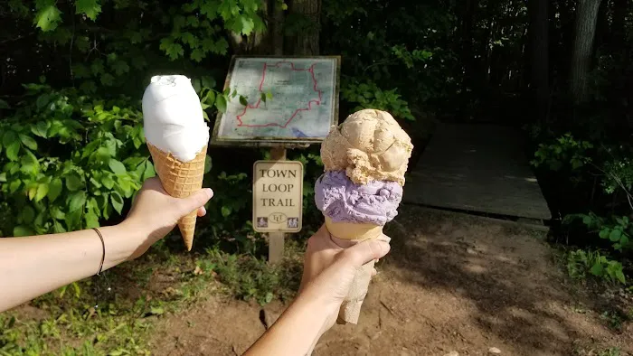 Yia Yia's Ice Cream Shoppe Picture 10