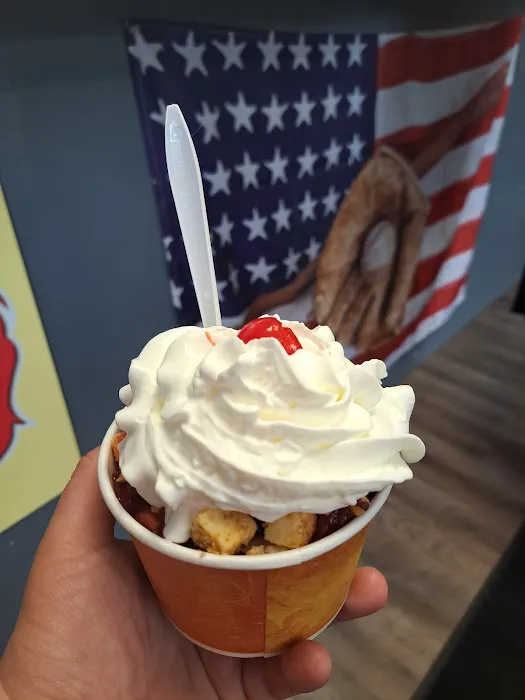Danny's Dugout Ice Cream Shoppe Picture 6