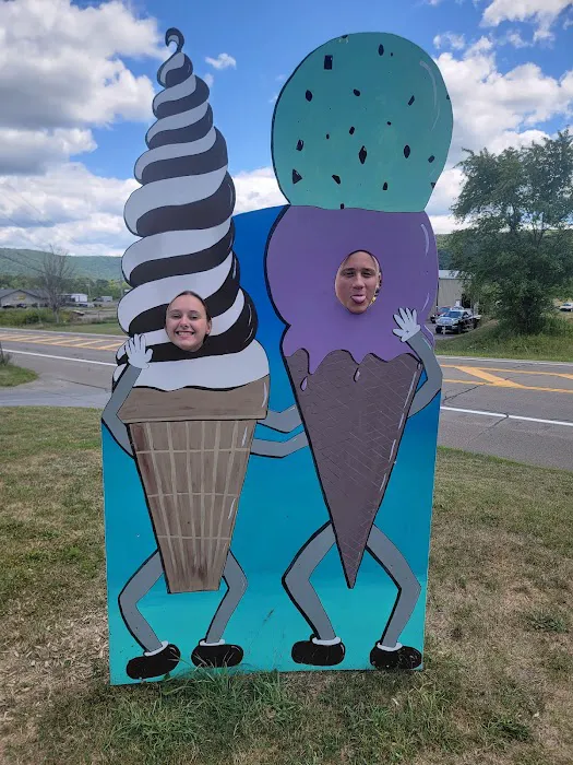 McClary's Ice Cream Stand Picture 5