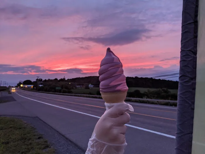 Reese's Dairy Bar Picture 2