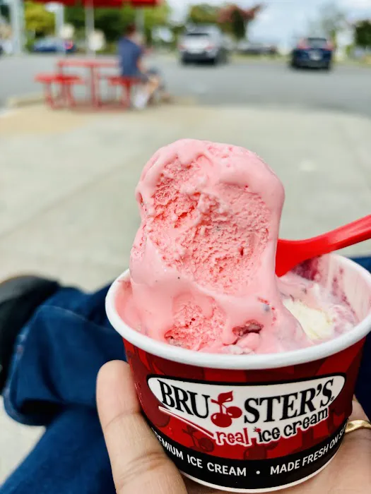 Bruster's Real Ice Cream Picture 1