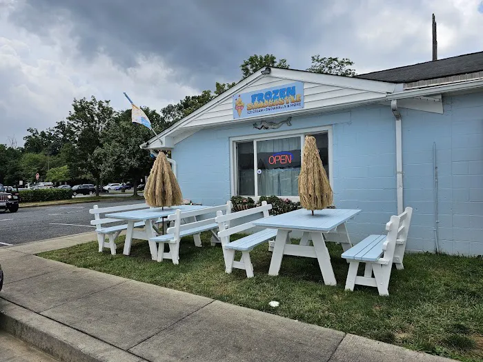 The Frozen Sandcastle Ice Cream & Snowballs Picture 3