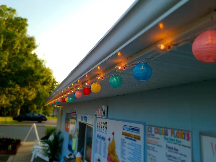 The Frozen Sandcastle Ice Cream & Snowballs Picture 7
