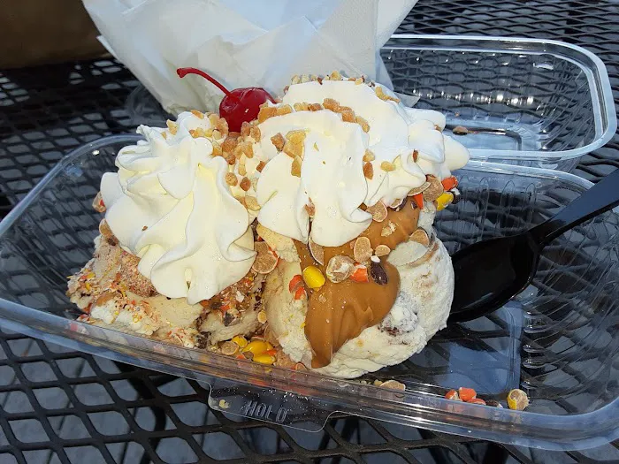Scoops Ice Cream & Grille Picture 4