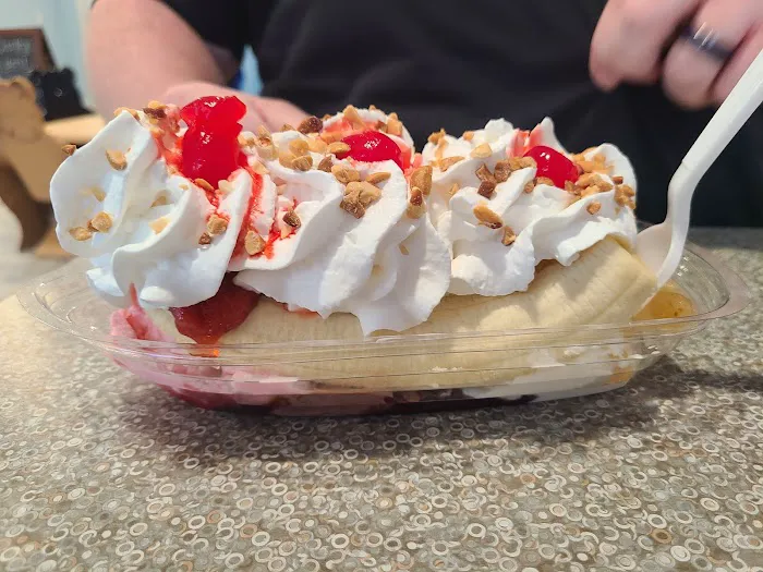 Wolfie's Ice Cream Picture 3