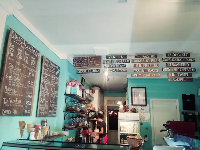 Splits and Giggles Cafe Picture 6