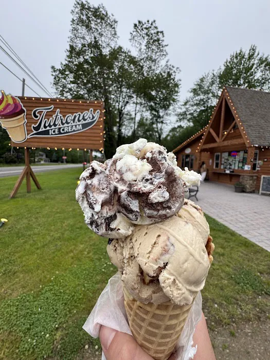Tutrone’s Ice Cream Picture 5