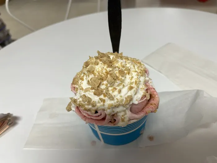 Rolley's Ice Cream Shop Picture 3
