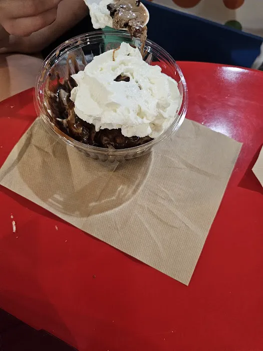 Just Chill Creamery (Whitehall) Picture 4