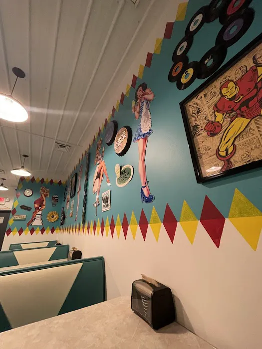 Super Cream Dairy Bar Picture 2