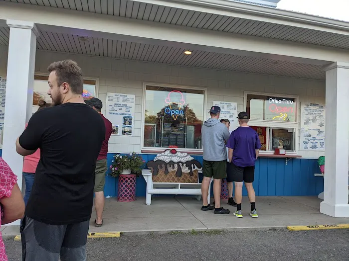 Super Cream Dairy Bar Picture 9