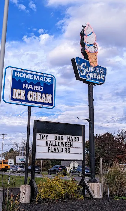 Super Cream Dairy Bar Picture 6