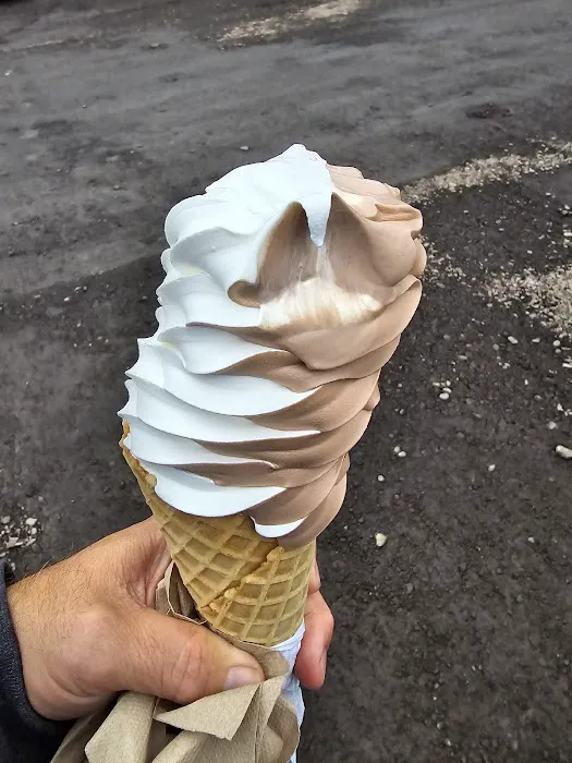 Super Cream Dairy Bar Picture 8