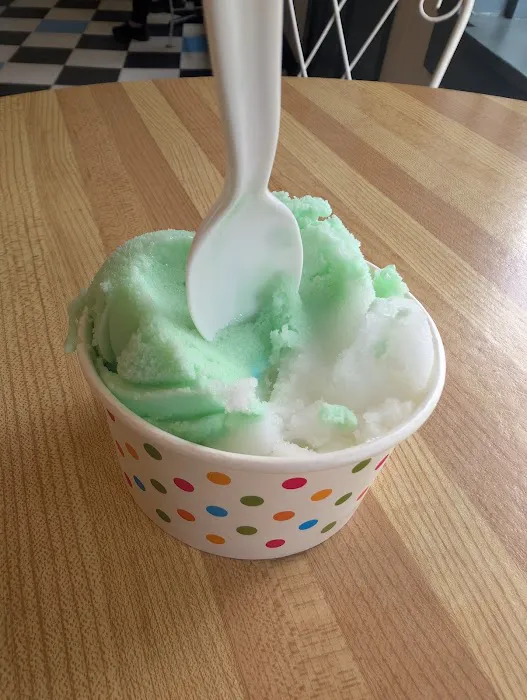 Sweet Things Ice Cream Shoppe Picture 6