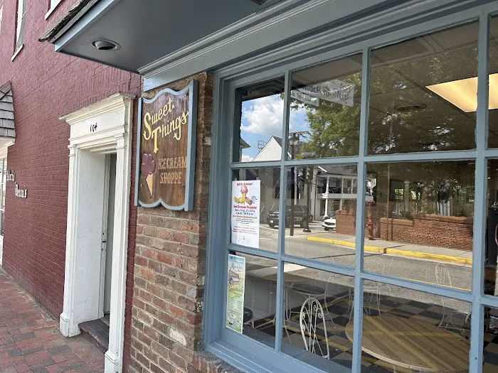 Sweet Things Ice Cream Shoppe Picture 7
