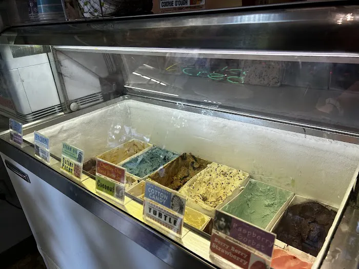Lil City Creamery Picture 7