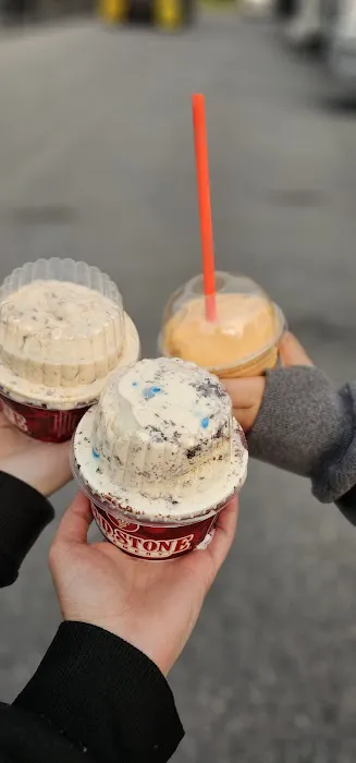 Cold Stone Creamery Picture 2