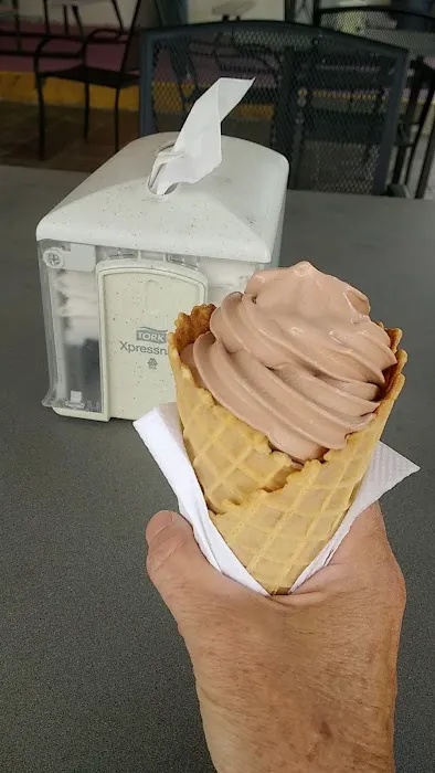 B&E Scoops and Slices Picture 9