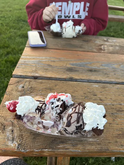 Hometown Creamery Picture 4