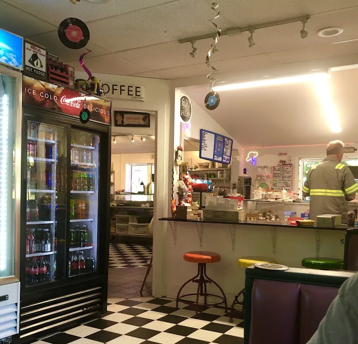 Subzero Soft Serve & Deli Picture 3