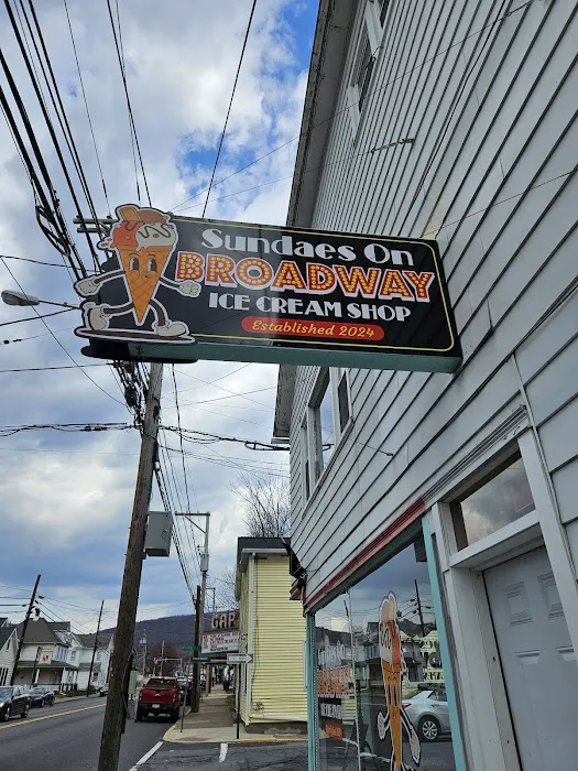 Sundaes On Broadway Picture 3