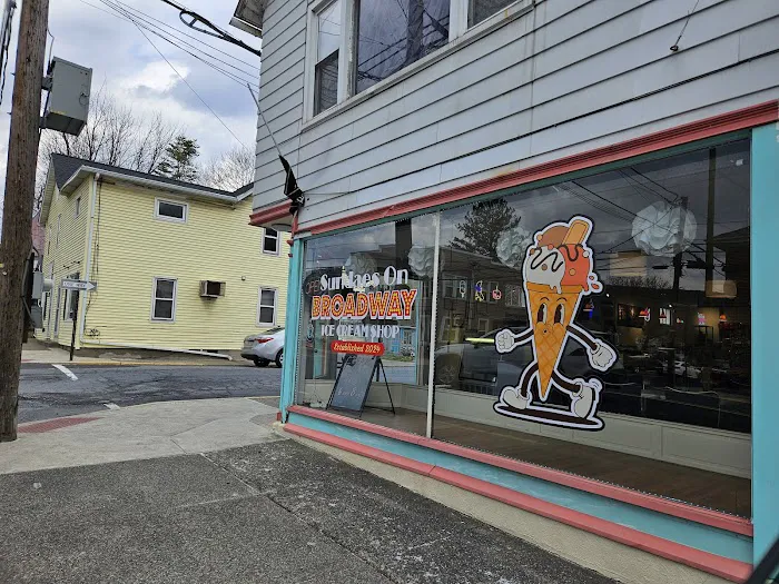 Sundaes On Broadway Picture 1