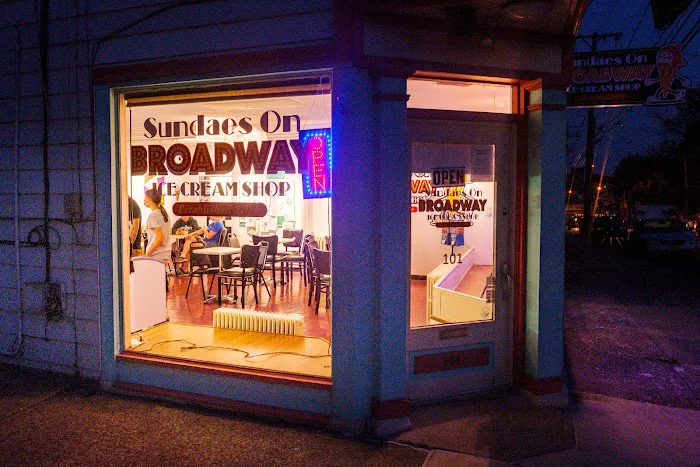 Sundaes On Broadway Picture 10
