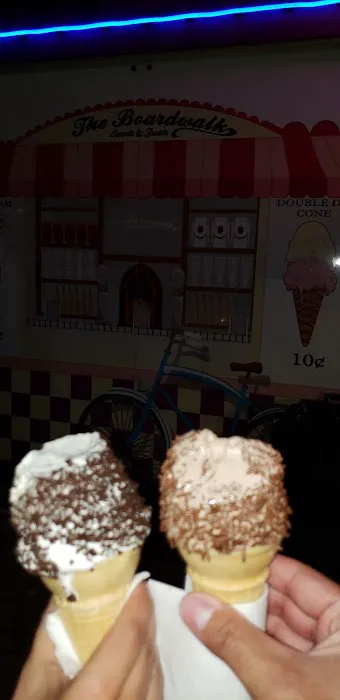 Lori's Corner Ice Cream Picture 6