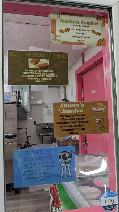 Lori's Corner Ice Cream Picture 5