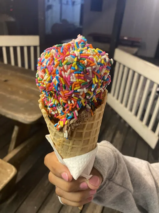 Lori's Corner Ice Cream Picture 4