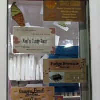 Lori's Corner Ice Cream ico