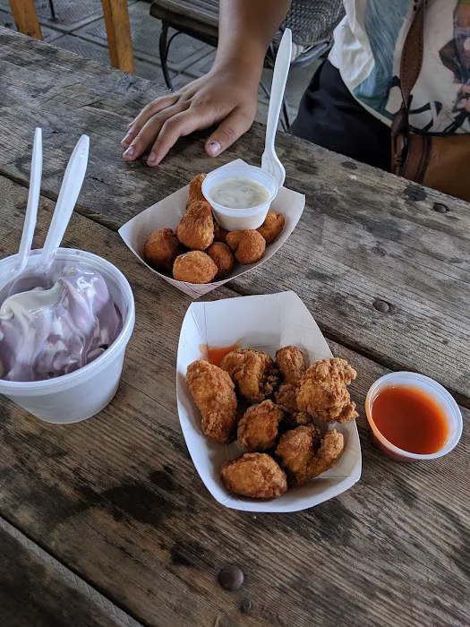 D's Dairy Treat Picture 6