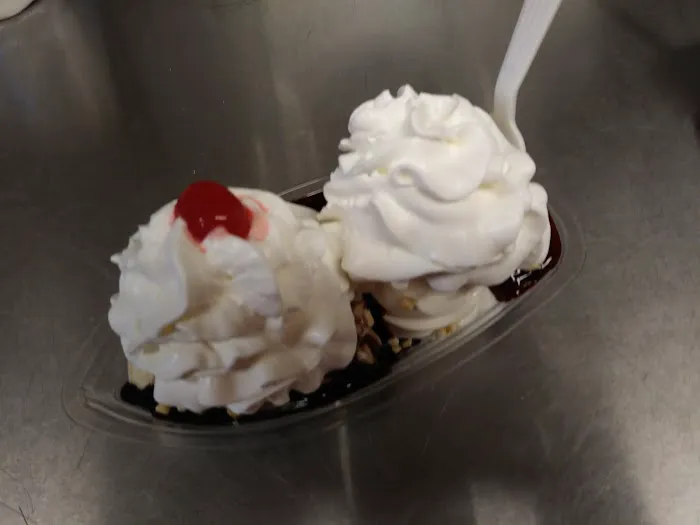 Hilltop Ice Cream Picture 8